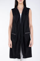 ميكا فيست بدون أكمام بجيوب أمامية