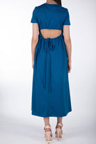 كيتشن فستان ميدي كاجوال مفتوح الظهر كم قصير