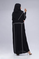 جوهرة عباية ملكي كلاسيكية مع قطن أبيض مفصل أسود