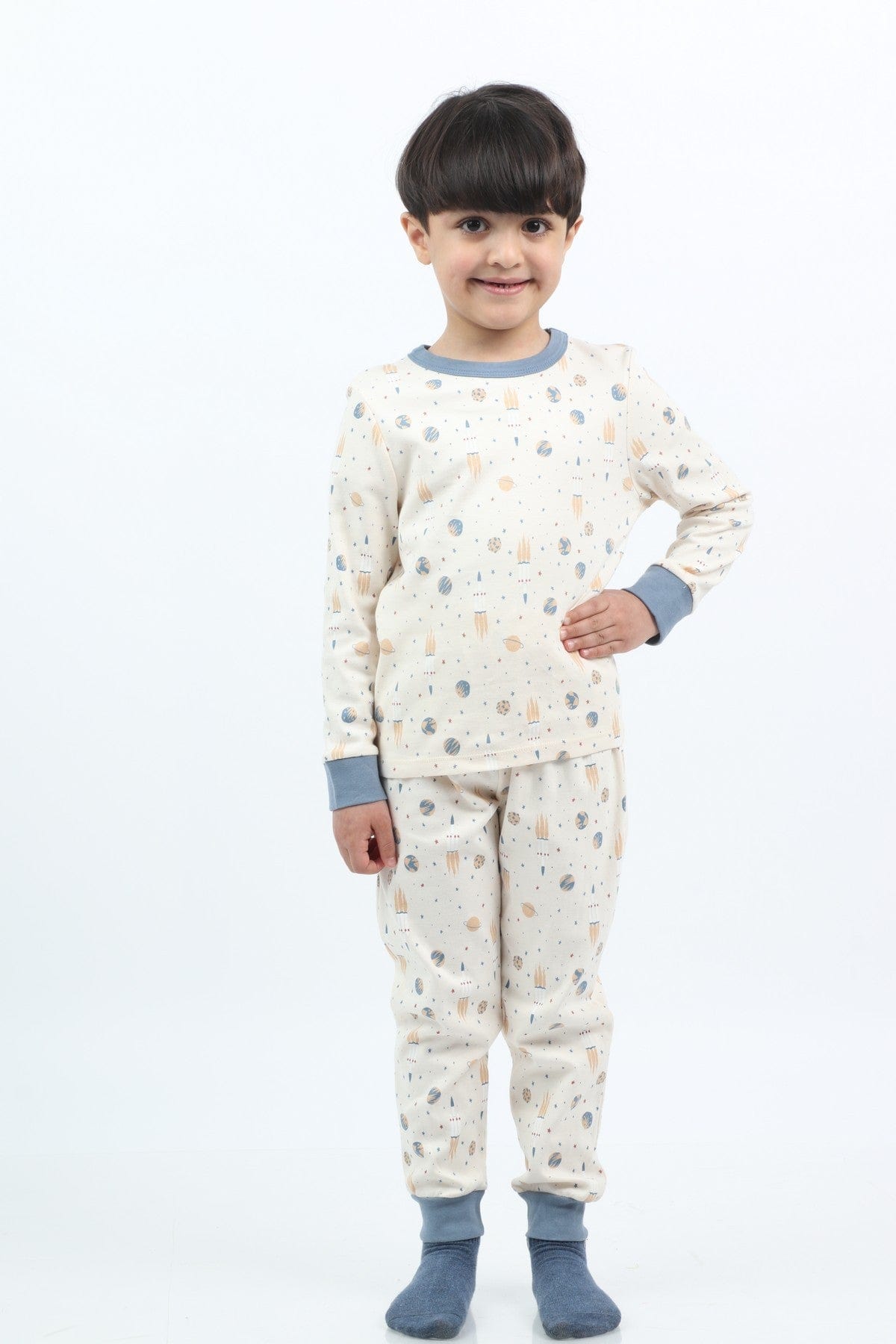جينجرسنابس بيجامة ولادي بنطلون طويل وتيشيرت منقوش طويل البيج