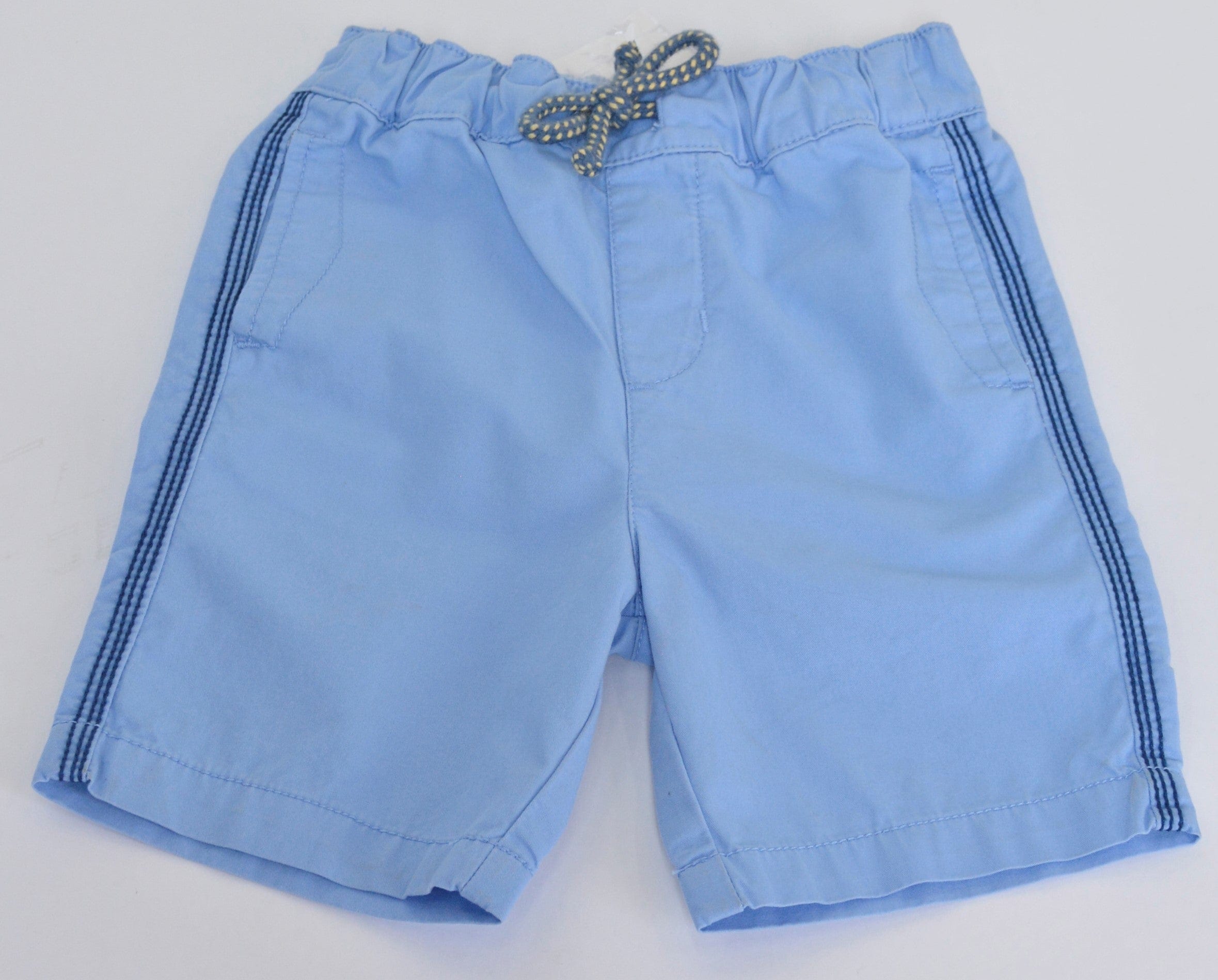 جينجرسنابس شورت ولادي سادة بخطوط جانبية أزرق فاتح
