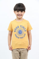 جينجرسنابس تي شيرت ولادي بطبعة أمامية كم قصير ذهبي