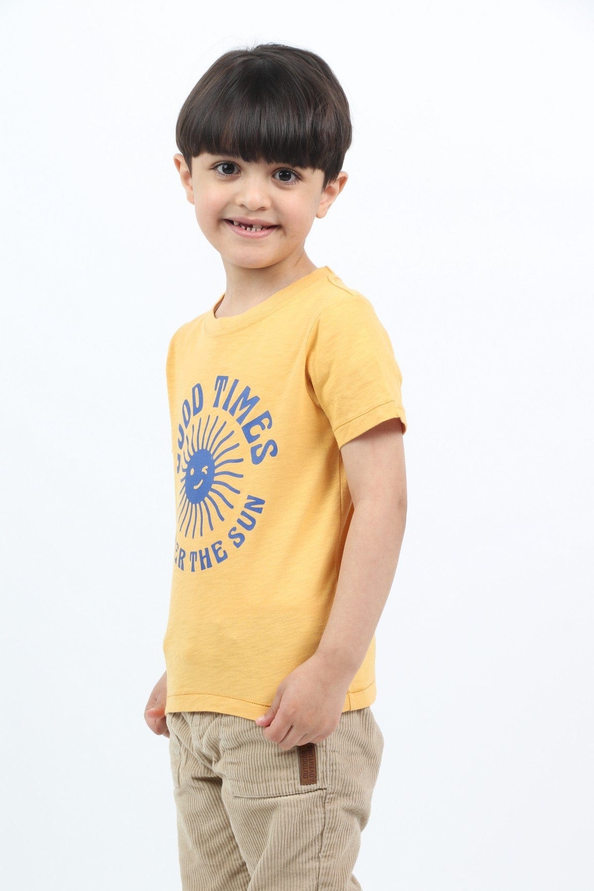 جينجرسنابس تي شيرت ولادي بطبعة أمامية كم قصير ذهبي