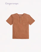 جينجرسنابس تيشيرت أولادي سادة بجيب على الصدر بني