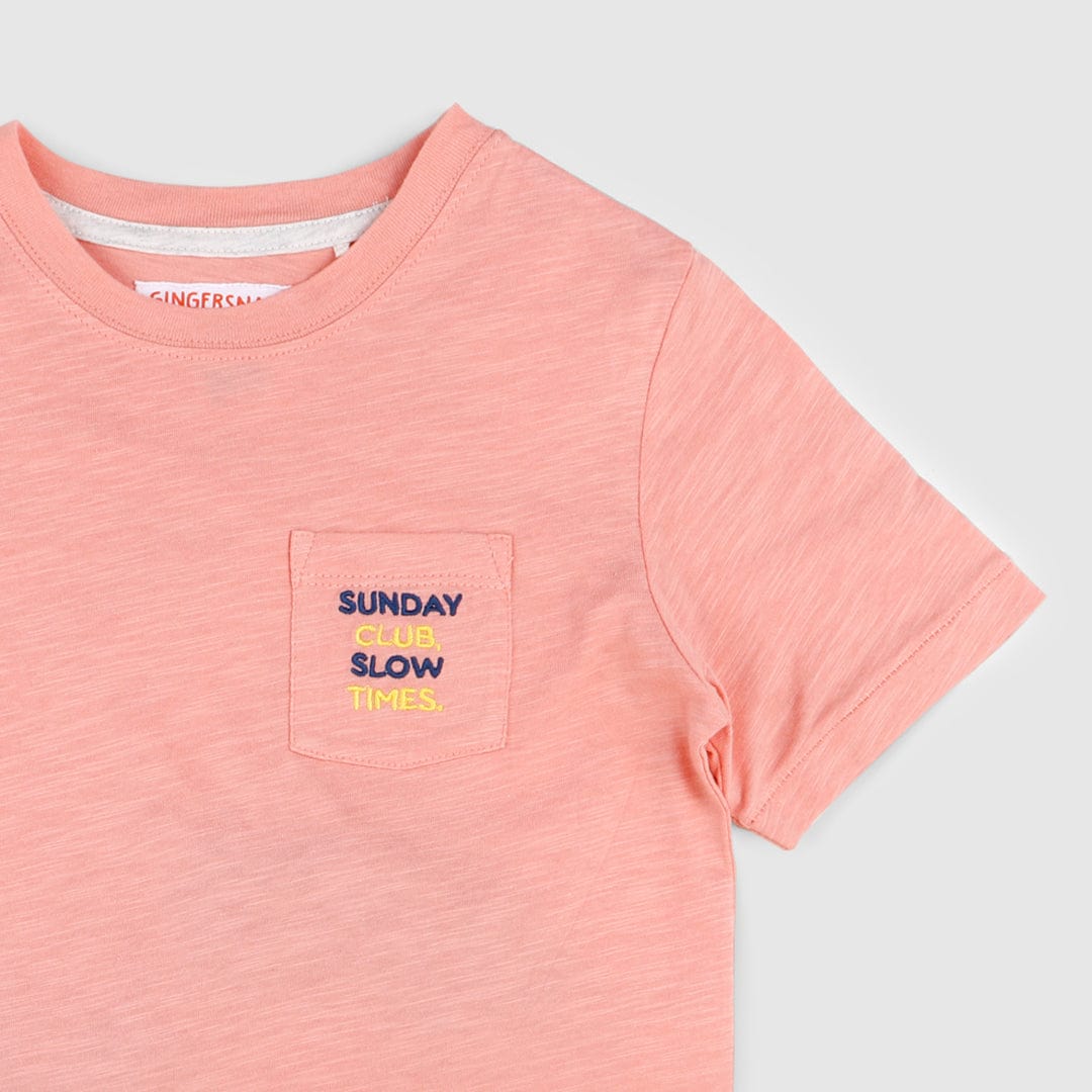 جينجرسنابس تي شيرت ولادي بجيب أمامي مرجاني فاتح