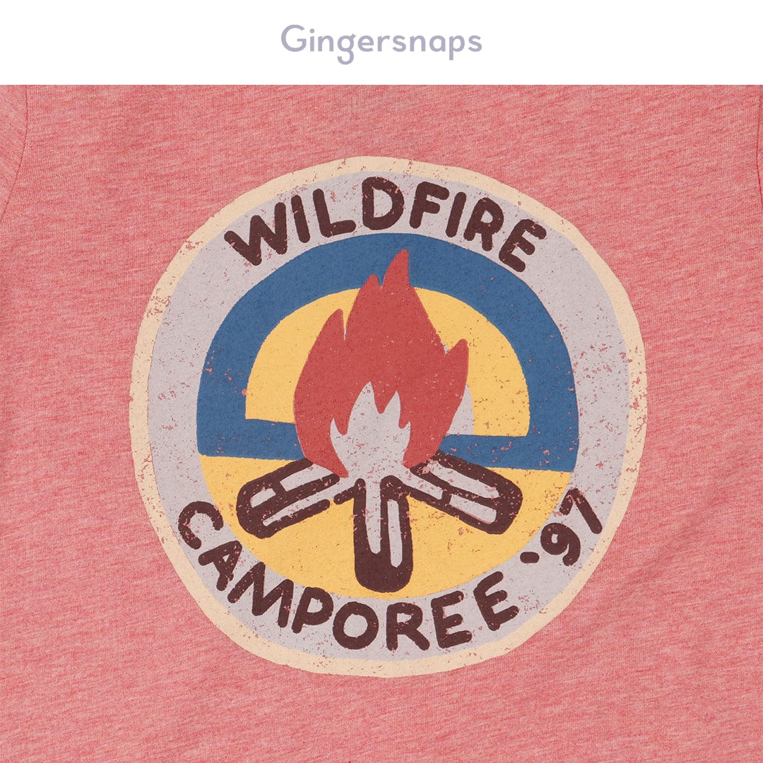 جينجرسنابس تي شيرت ولادي بطبعة أمامية على الصدر أحمر