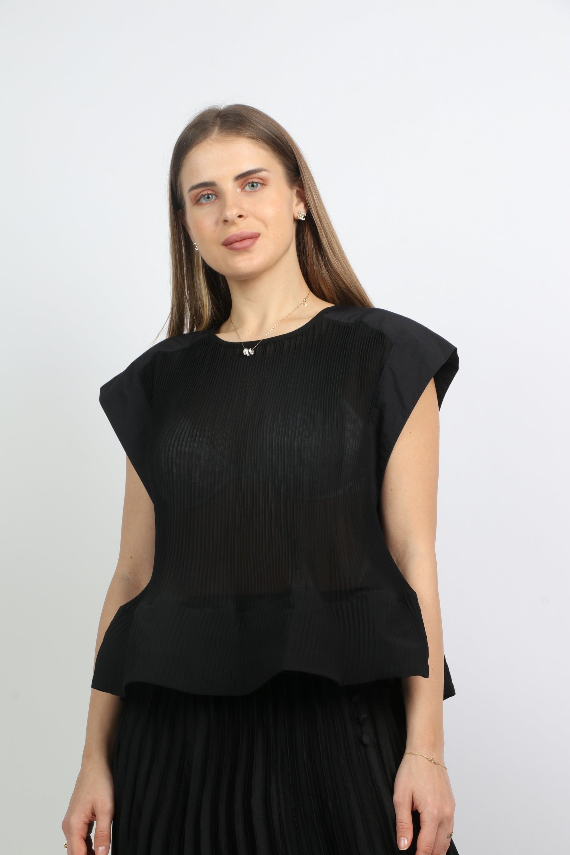 نتشي بلوزة رسمية مكشكشة بدون أكمام نسائي أسود