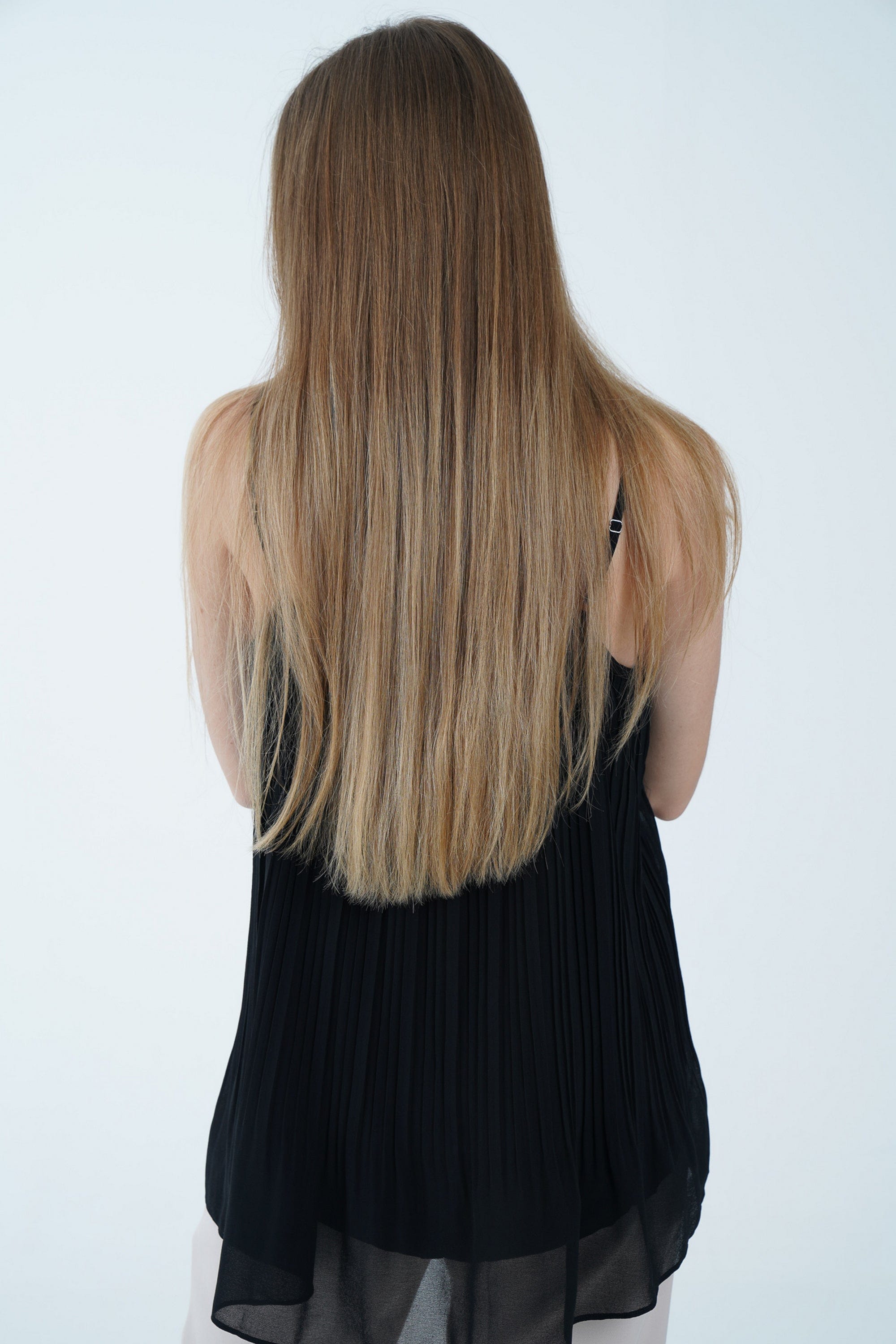 نتشي تانك توب بليسية مزين بدانتيل