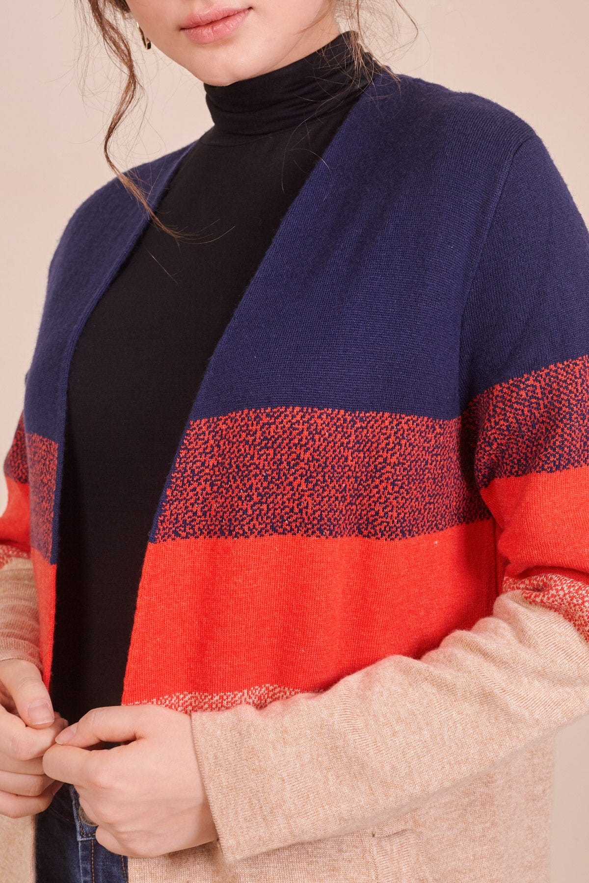 دريسنج بولا كارديجان طويل مخطط بالعرض بأكمام طويلة بيج