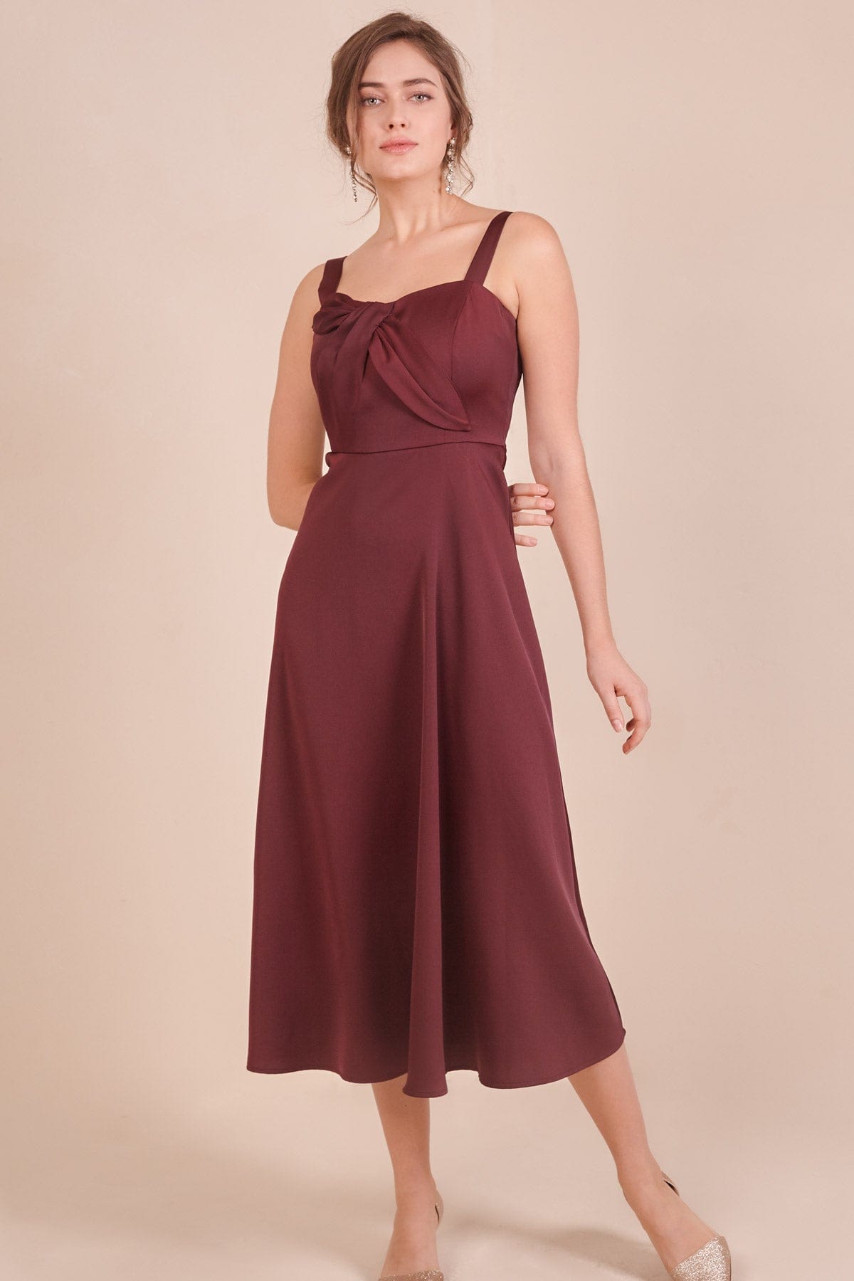 دريسنج بولا فستان ميدي سادة حمالات بربطة على الصدر مارون