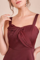 دريسنج بولا فستان ميدي سادة حمالات بربطة على الصدر مارون