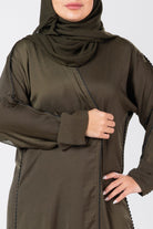 جوهرة عباية حرير مغسولسادة واسع كم طويل أخضر غامق