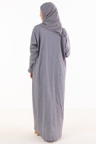 جوهرة عباية كتان كلاسيك مفتوحة بياقة وكم طويل مزين بأزرار رمادي