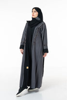 جوهرة عباية كتان لونين مطرزة على الجانبين كم طويل أسود