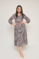 نتشي فستان ميدي بفتحة فخذ نقشة زيبرا بأكمام طويلة