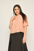 نتشي بلوزة دانتيل 3/4 كم منفوخ بأساور نسائي