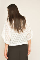 نتشي بلوزة دانتيل فراشة كم قصير نسائي