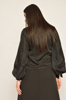 نتشي بلوزة سادة بكم طويل بف وأساور نسائي