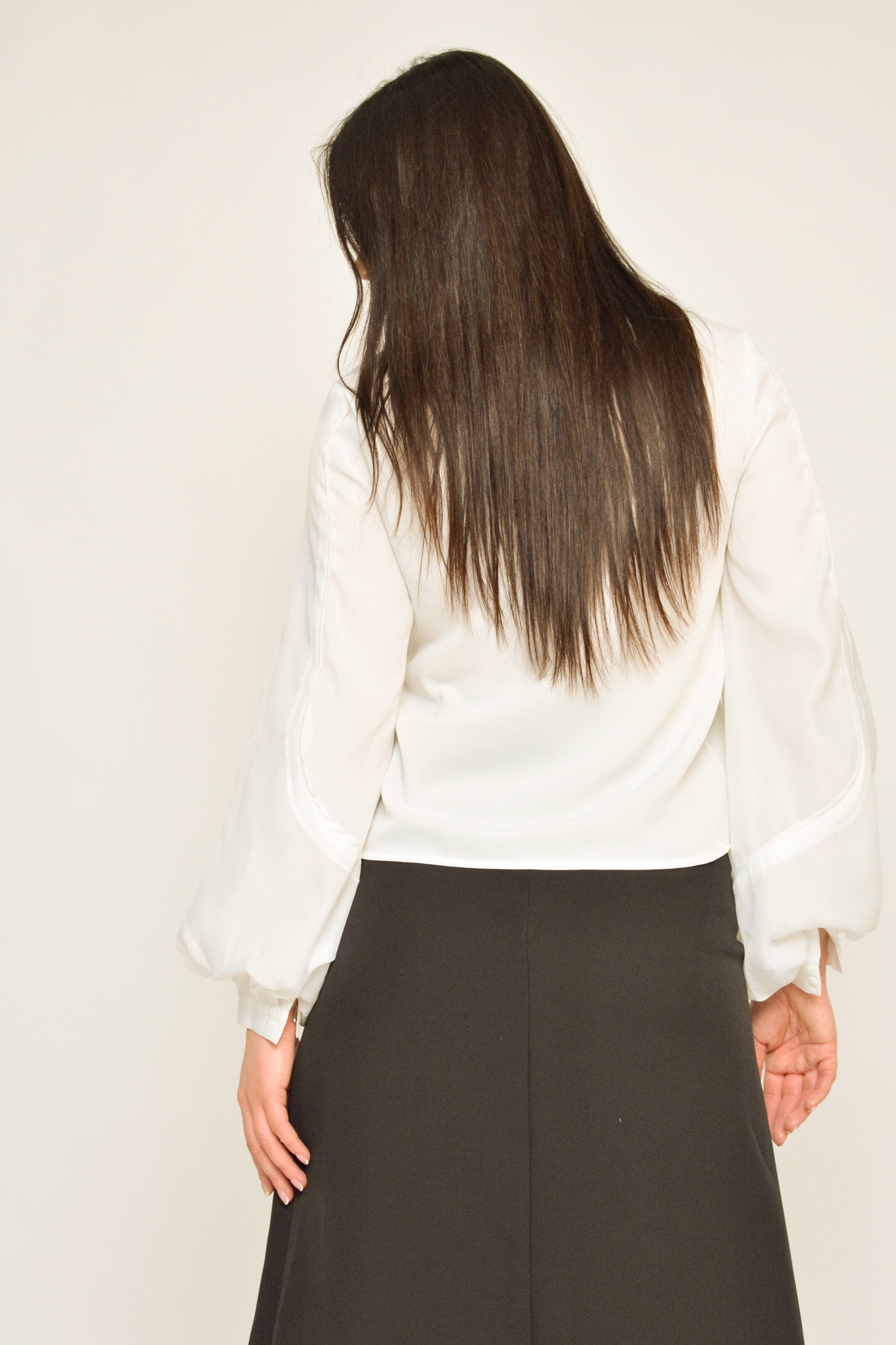 نتشي بلوزة سادة بكم طويل بف وأساور نسائي