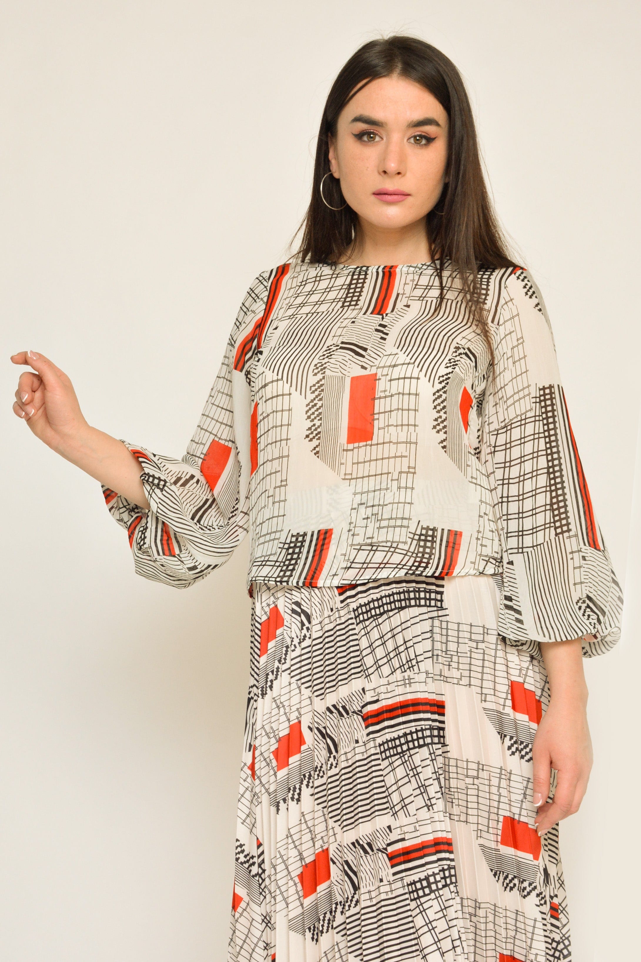 نتشي بلوزة منقوشة بكم طويل منفوخة نسائي