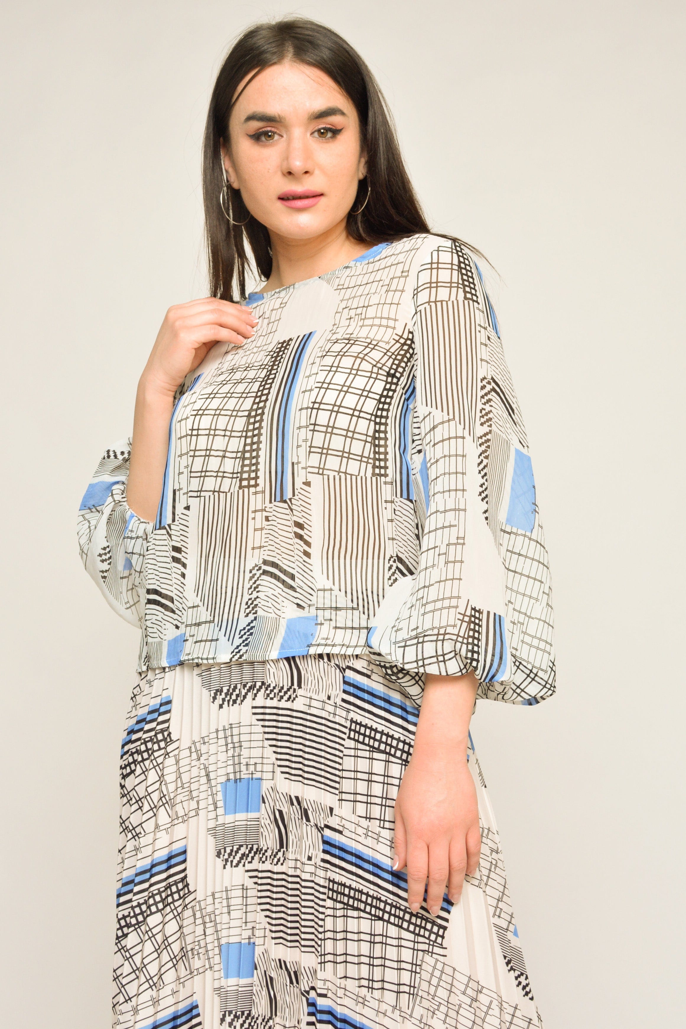 نتشي بلوزة منقوشة بكم طويل منفوخة نسائي