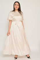 نتشي فستان طويل سادة ناعم بكسرات رقيقة برباط كم قصير