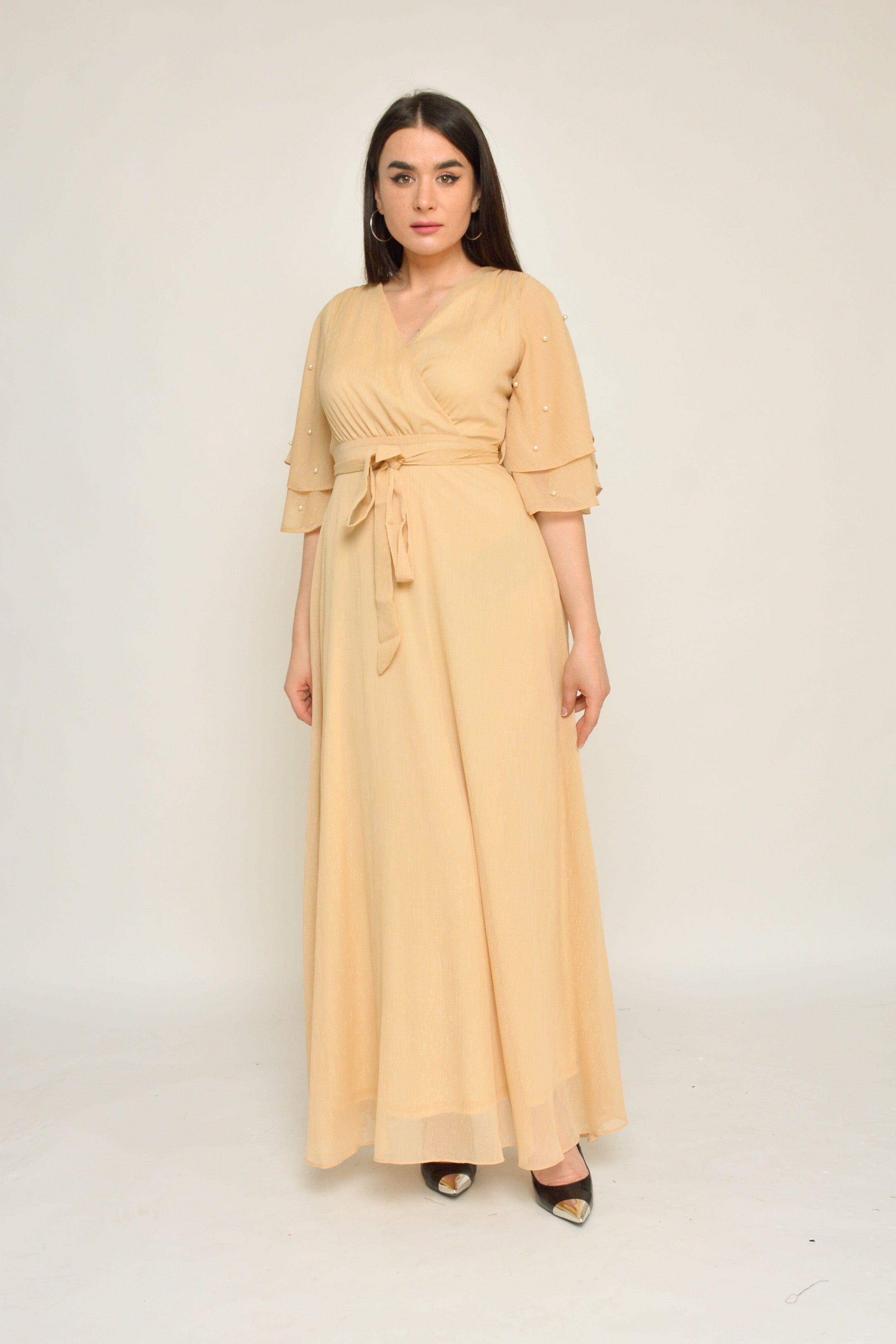 نتشي فستان سهره بحزام فتحة صدر سبعة كم قصير