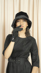 نتشي طاقية فرو نسائية كلاسيك أسود