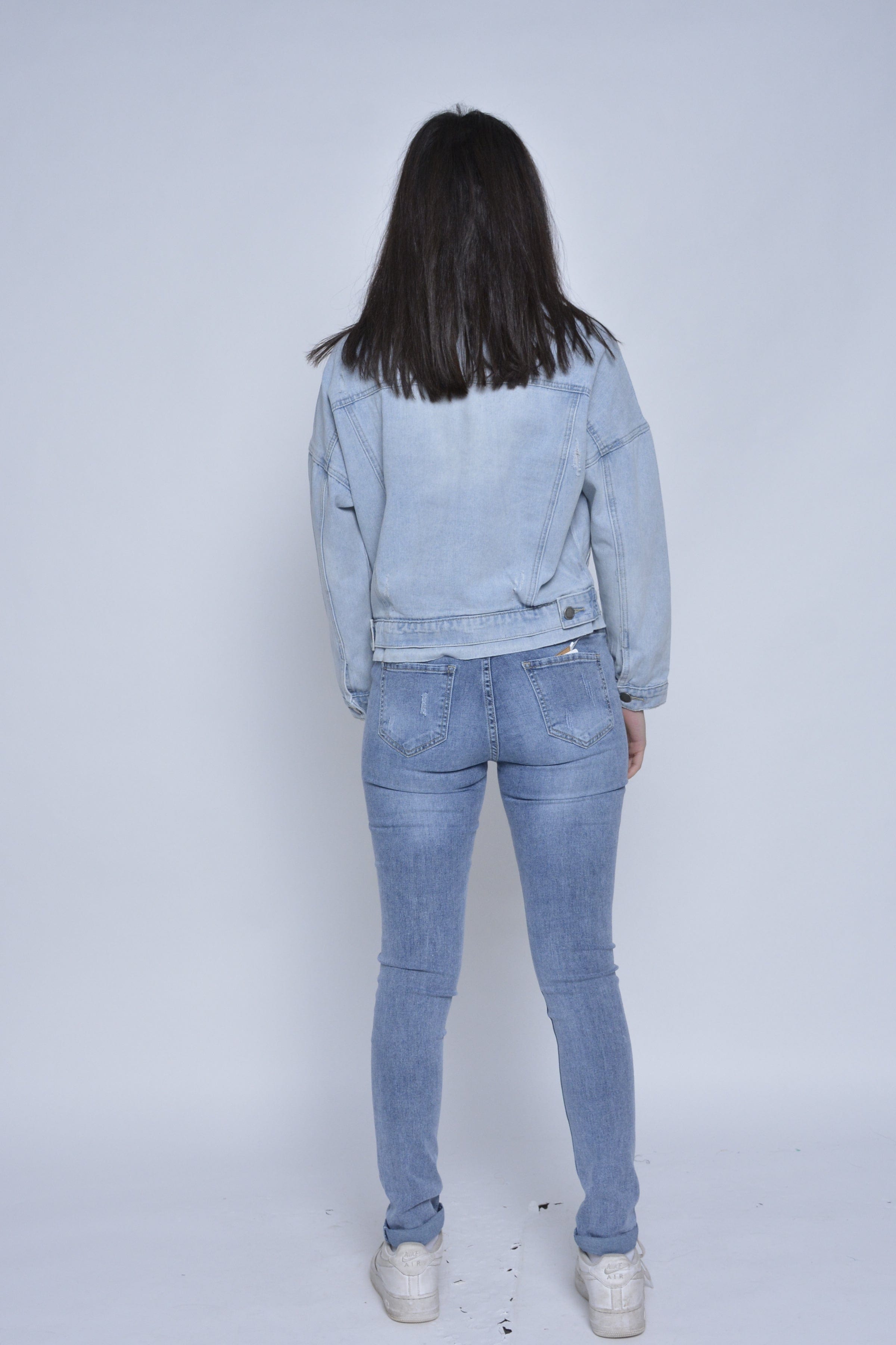 نتشي جاكيت جينز بياقة وأزرار أمامية معدنية كم طويل نسائي