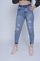 نتشي بنطلون جينز نسائي ضيق مشقق