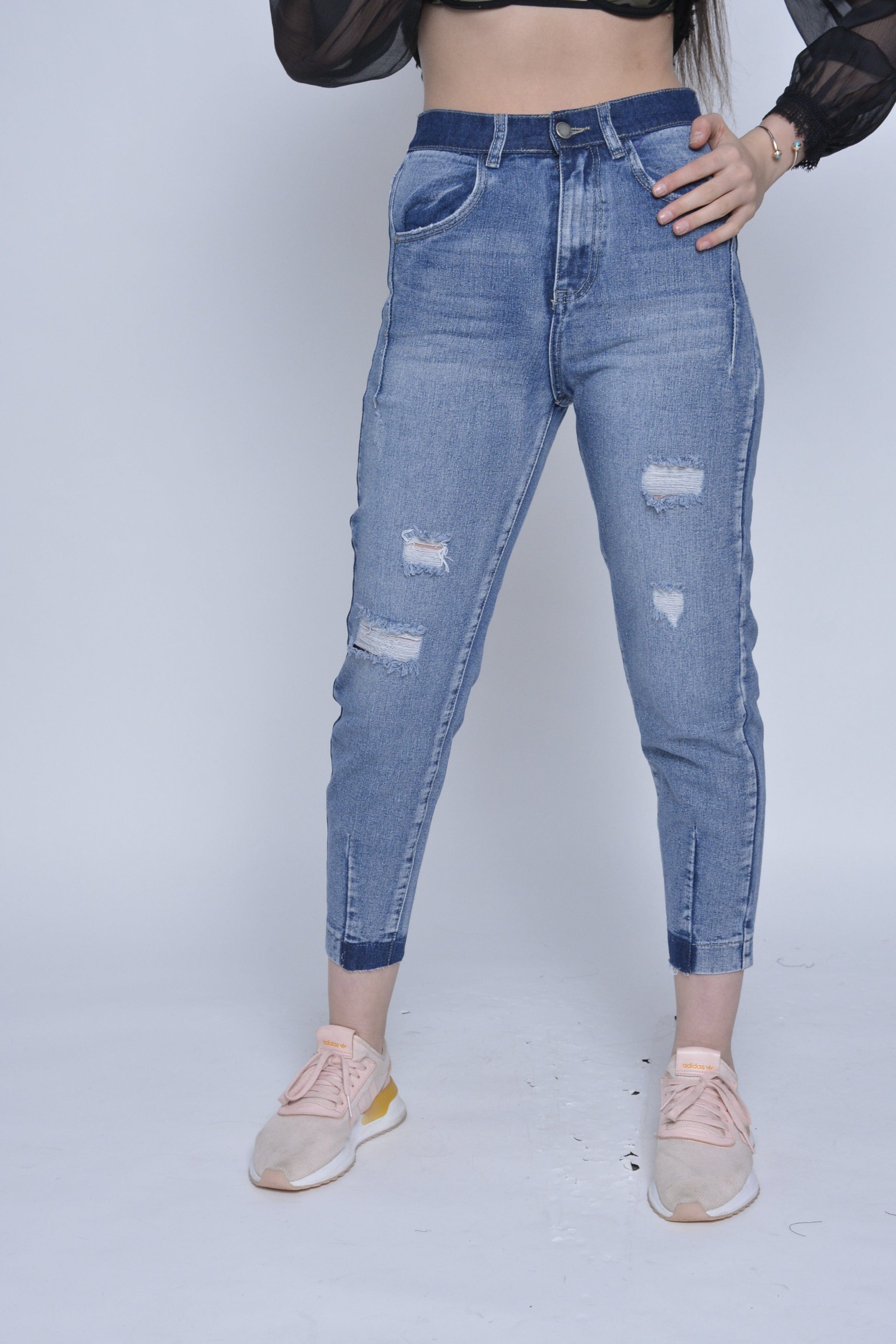 نتشي بنطلون جينز نسائي ضيق مشقق