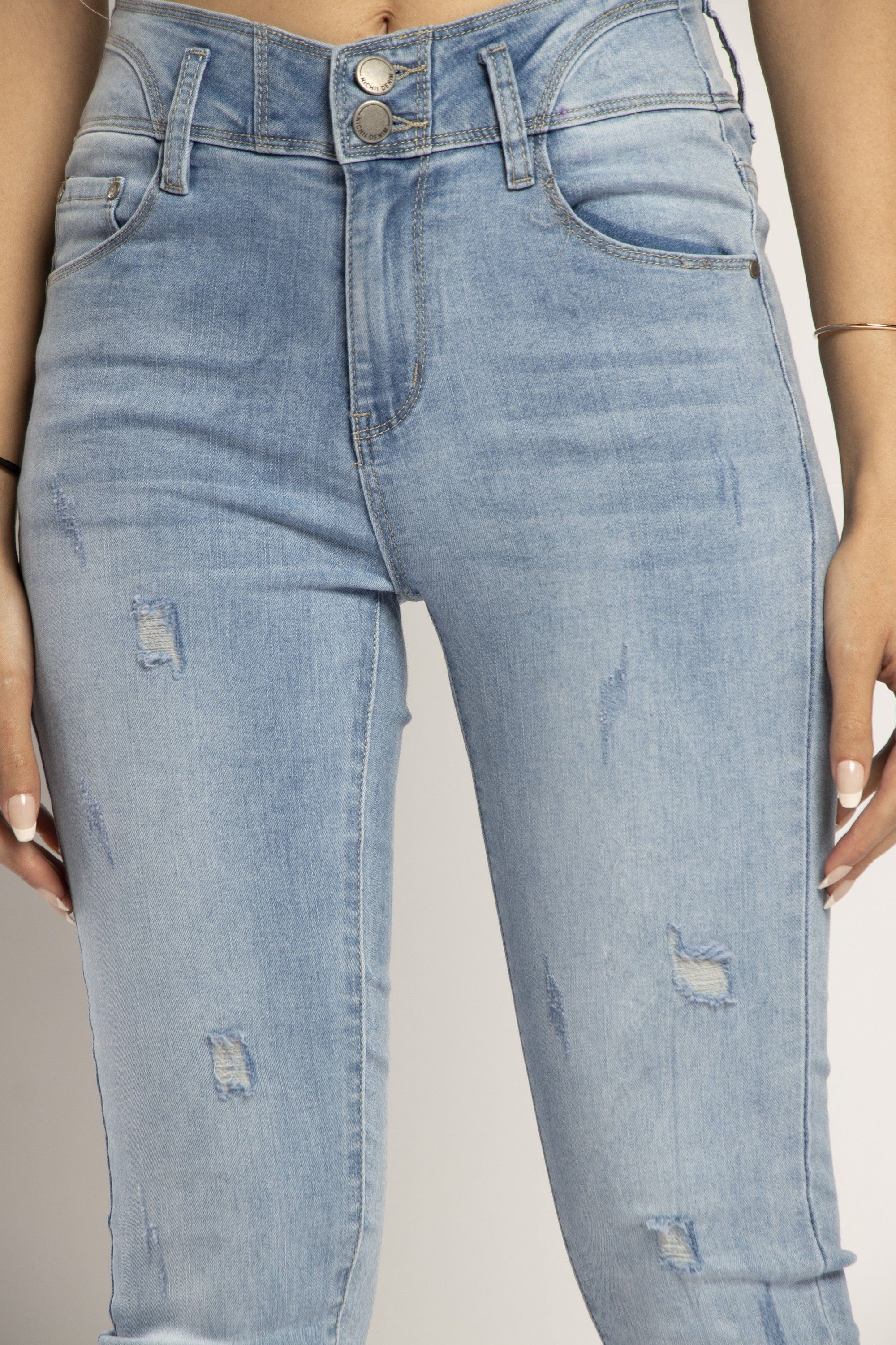 نتشي بنطلون جينز سكيني مصمم مع قطع طويل نسائي