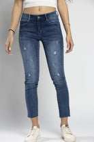 نتشي بنطلون سكيني مقطع طويل نسائي