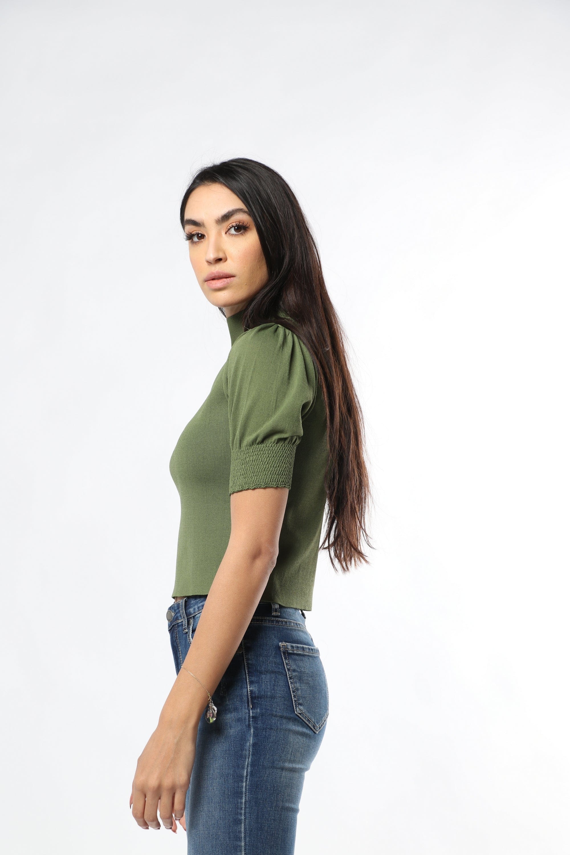 نتشي بلوزة سادة بعنق مرتفع بأكمام قصيرة بف