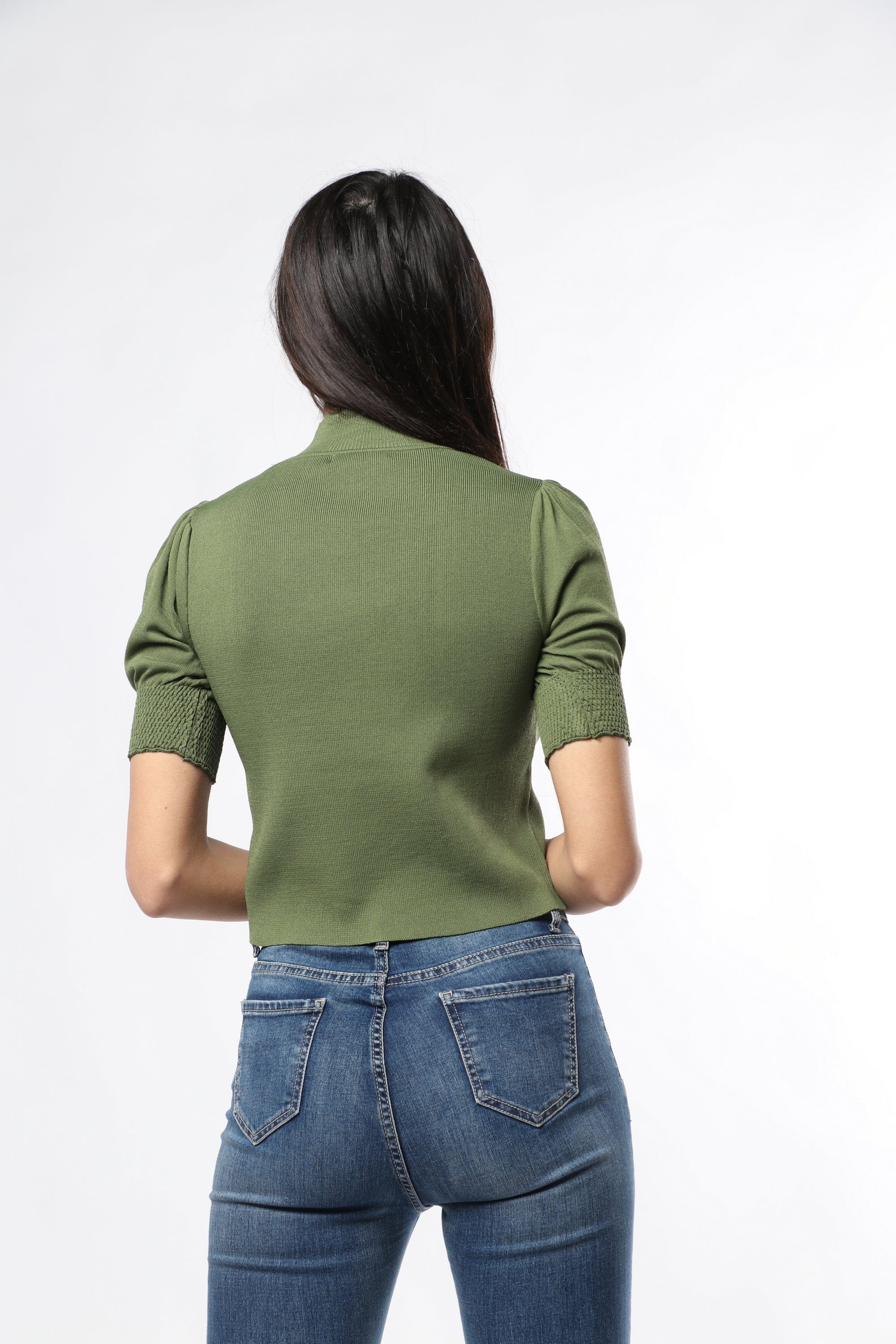 نتشي بلوزة سادة بعنق مرتفع بأكمام قصيرة بف