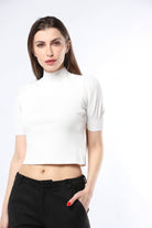 نتشي بلوزة سادة بعنق مرتفع بأكمام قصيرة بف