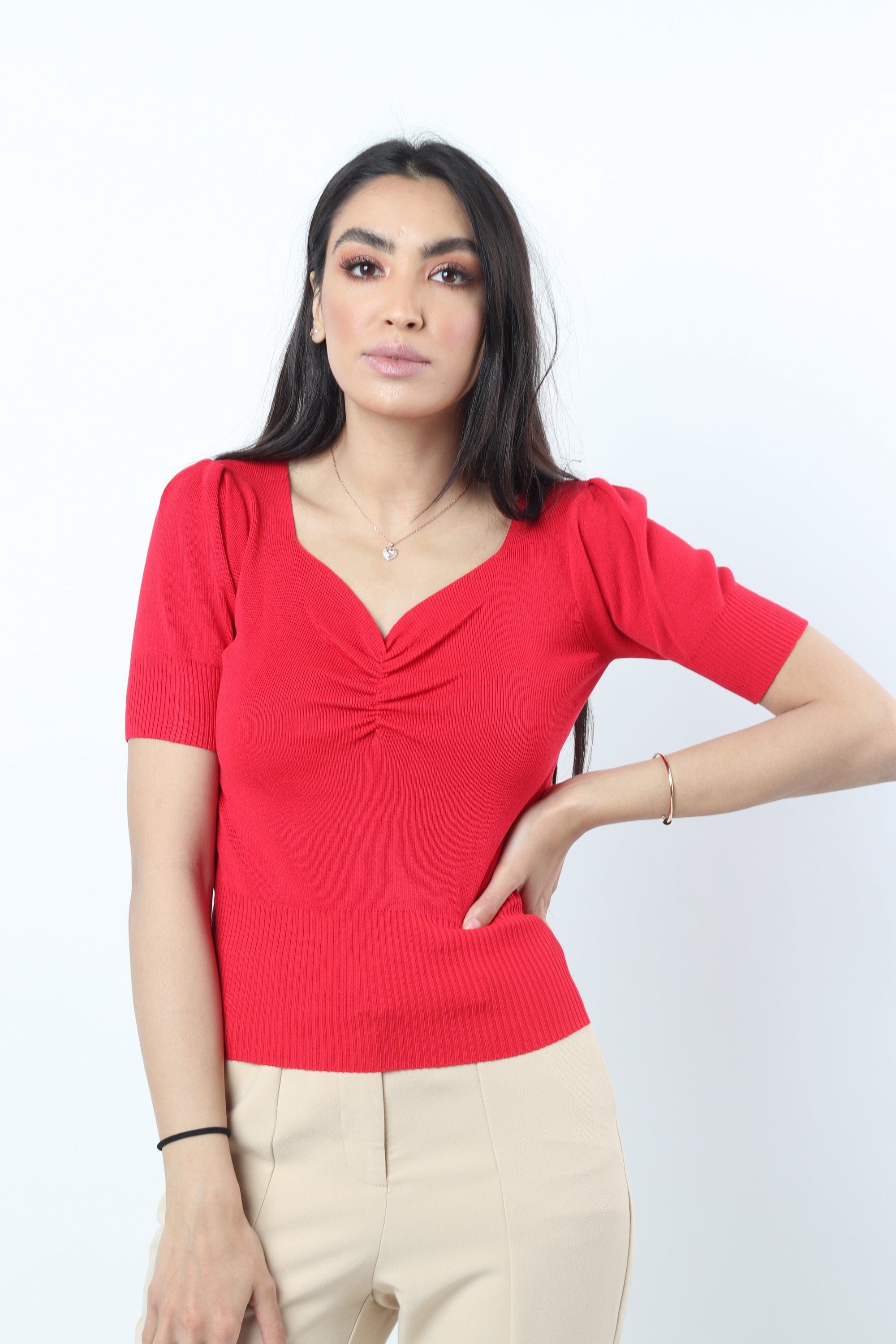 نتشي بلوزة قطنية مكشكشة من الصدر كم قصير نسائي