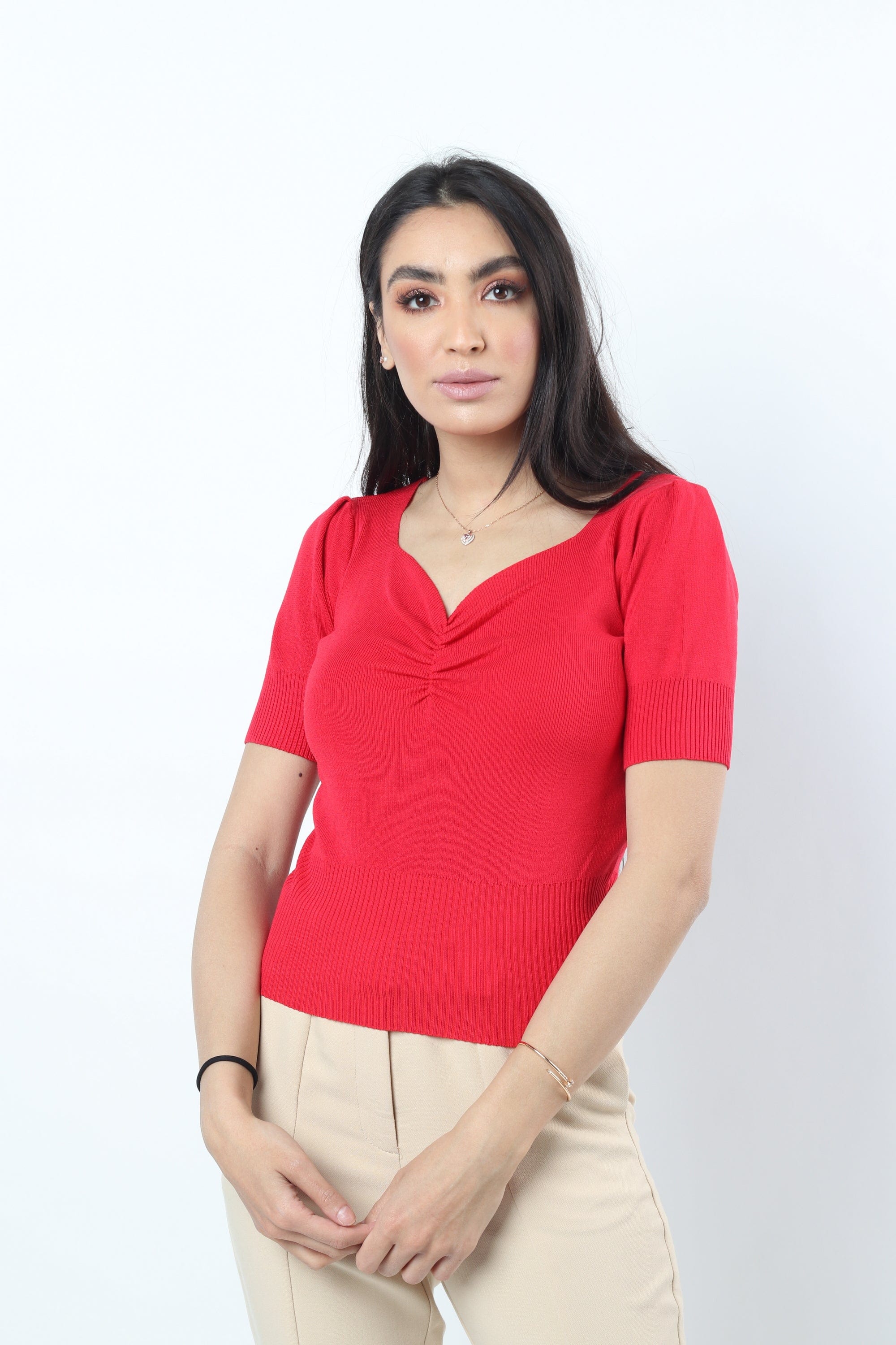 نتشي بلوزة قطنية مكشكشة من الصدر كم قصير نسائي