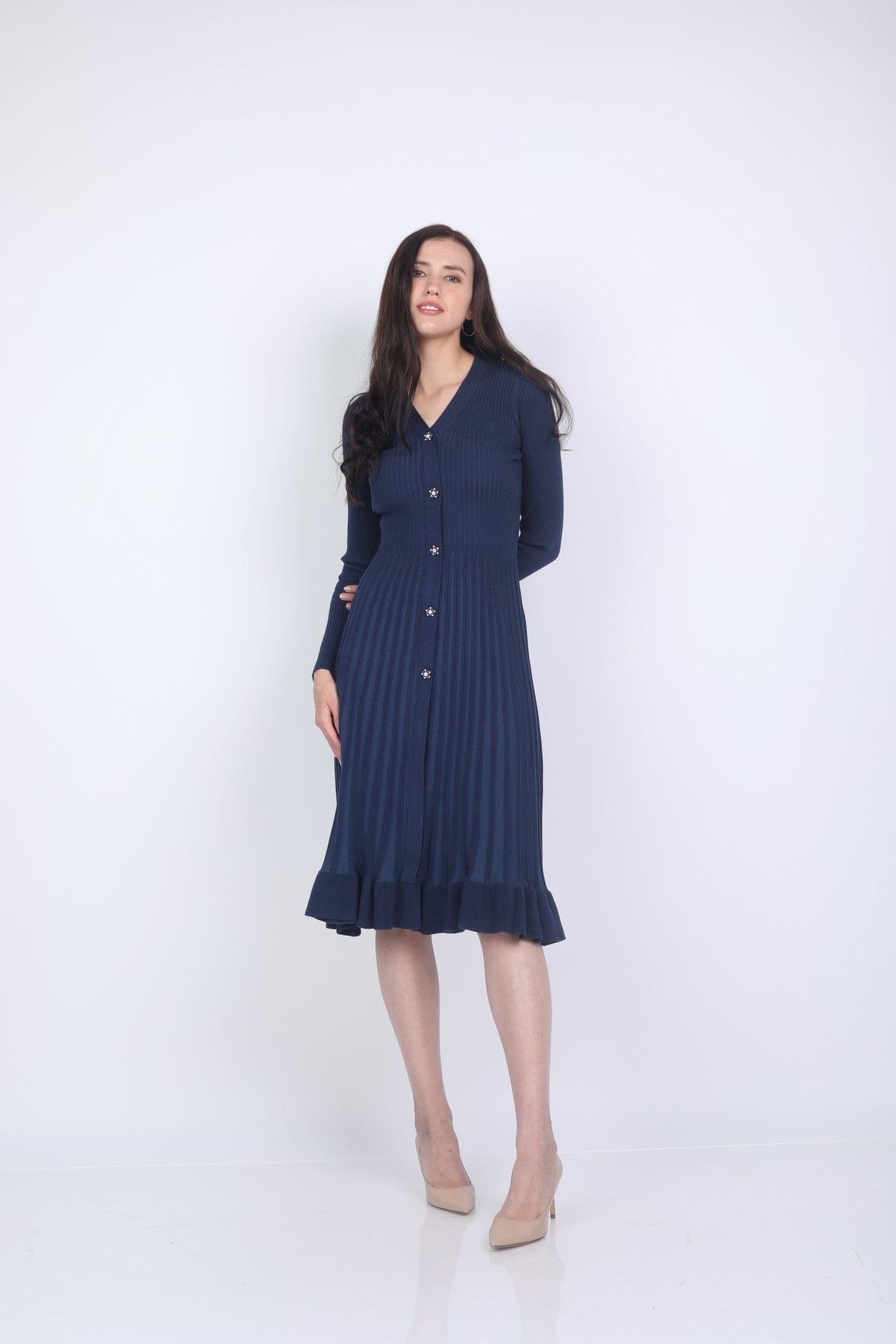 نتشي فستان ميدي سادة بأزرار أمامية بأكمام طويلة