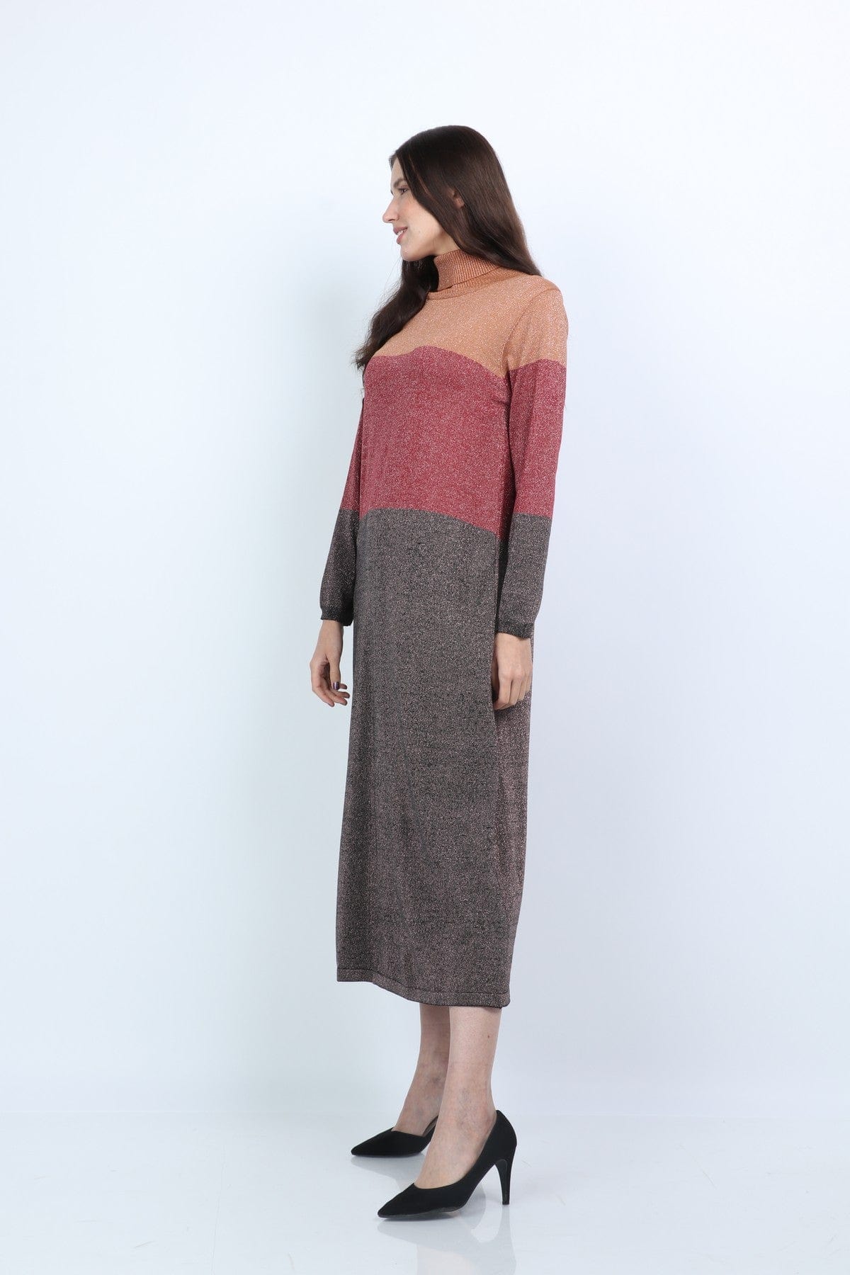 نتشي فستان ميدي صوف شتوي بأكمام طويلة