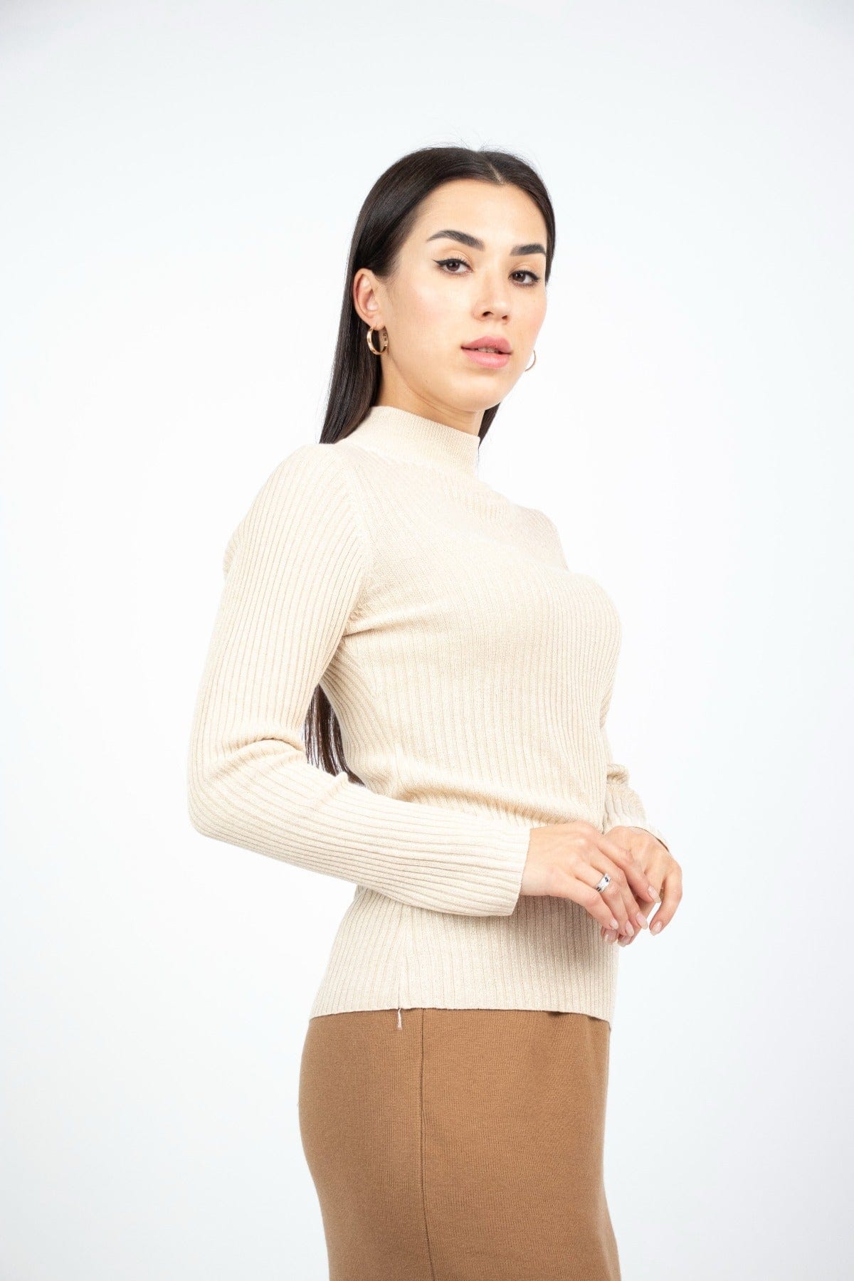 نتشي بلوزة مضلعة رقبة قصيرة كم طويل نسائي