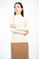 نتشي بلوزة مضلعة رقبة قصيرة كم طويل نسائي