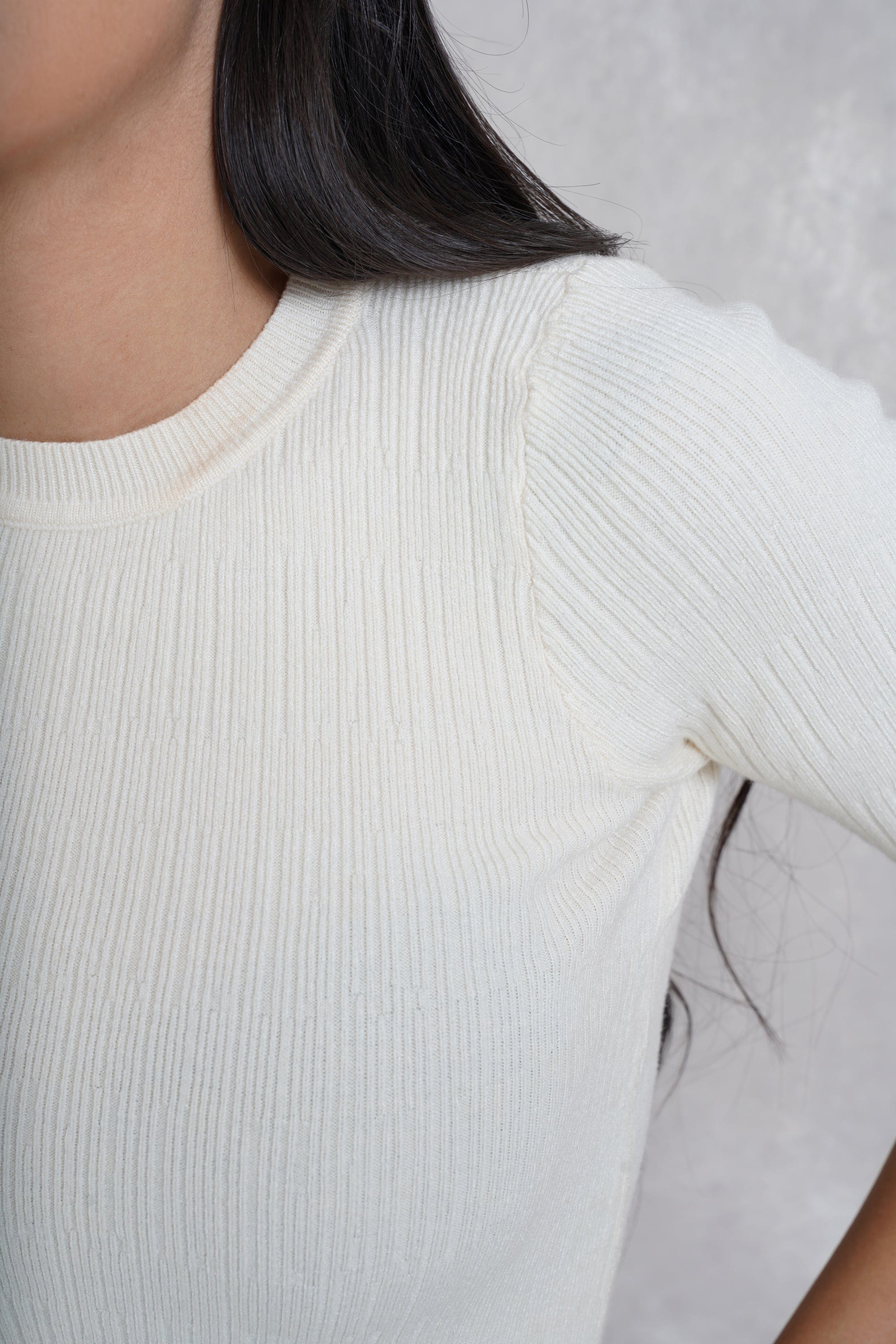 نتشي بلوزة نص كم سادة نسائي