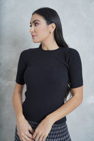 نتشي بلوزة نص كم سادة نسائي