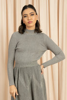 نتشي بلوزة ضيقه نسائية بأكمام و رقبة طويله