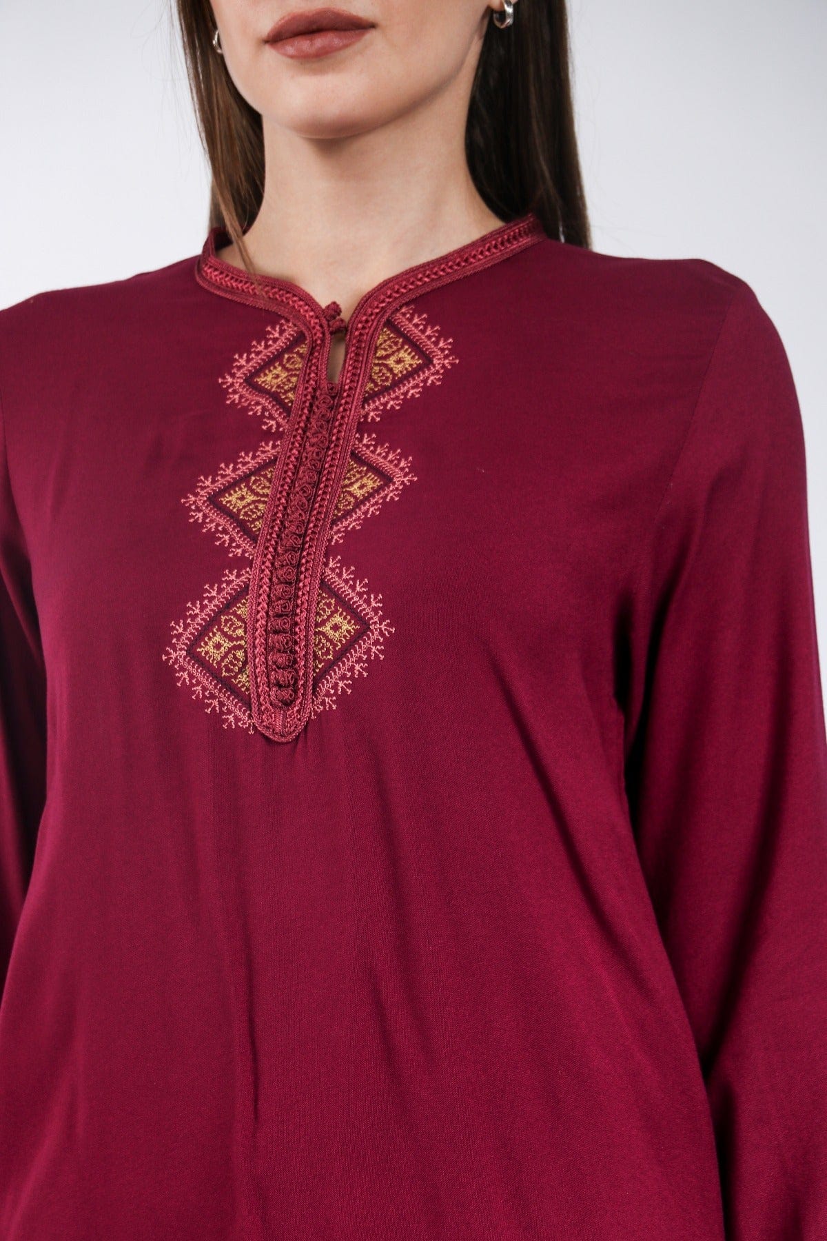 ديامانتين بلوزة مغربية مطرزة من الصدر كم طويل نسائي