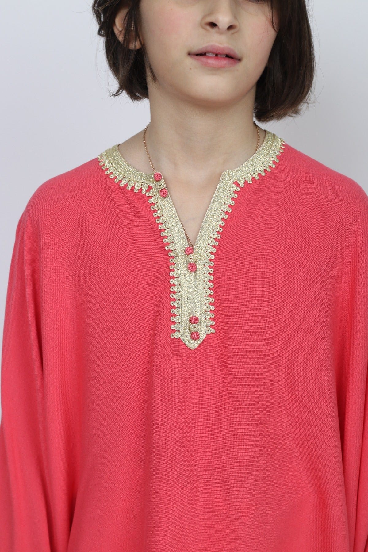 ديامانتين تونك بناتي طويل مزين بفتحة صدر مطرزة