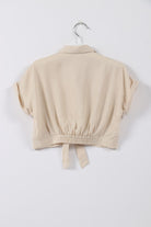 جينجرسنابس بلوزة بناتي نص بطن بجيوب أمامية كم قصير بناتي كاكي فاتح