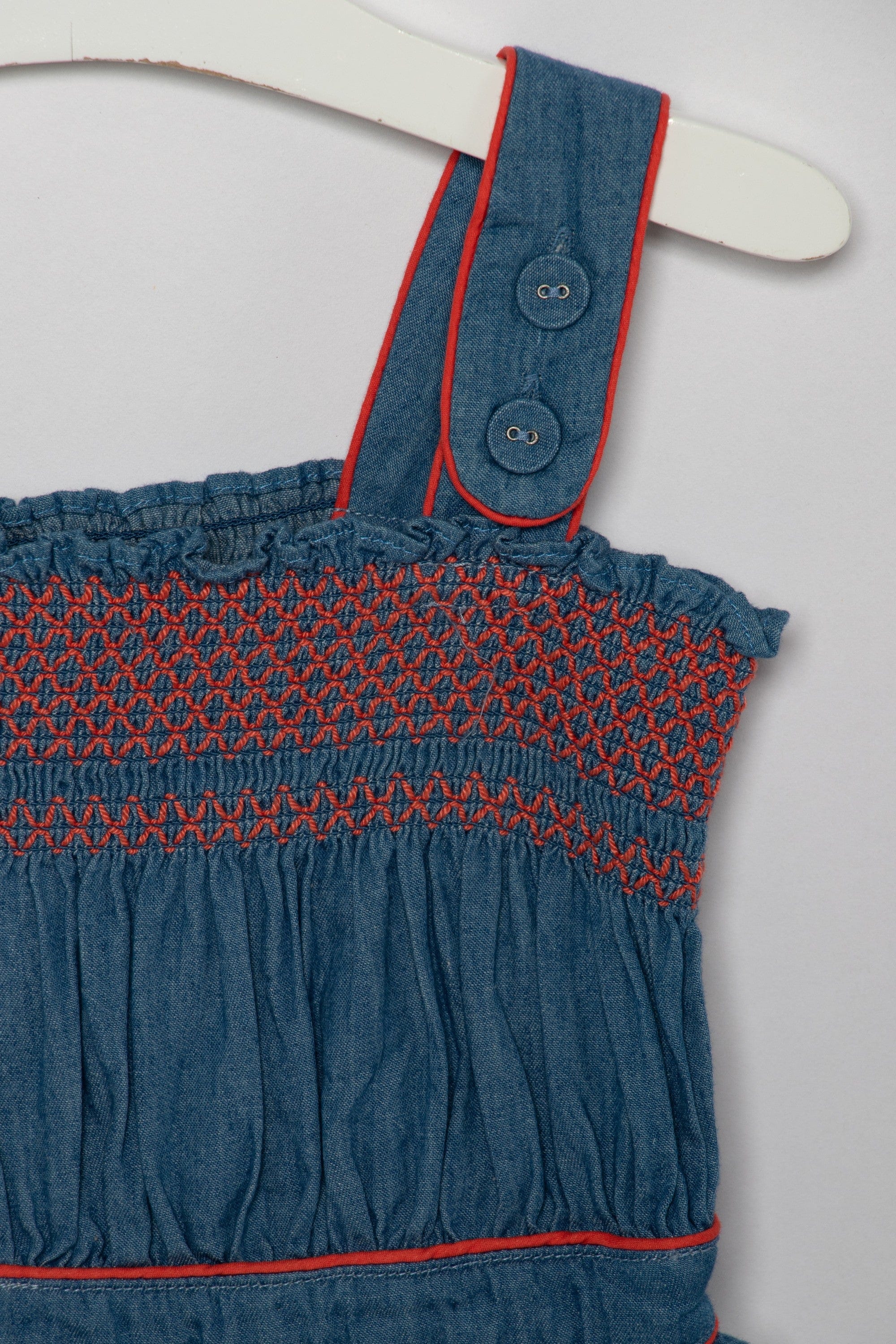 جينجرسنابس فستان جينز مخصر مطرز من أعلى حمالات بناتي أزرق/سط