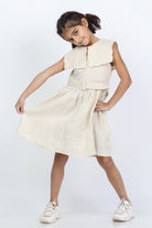 جينجرسنابس فستان بناتي سادة مكشكش من الصدر كت بني